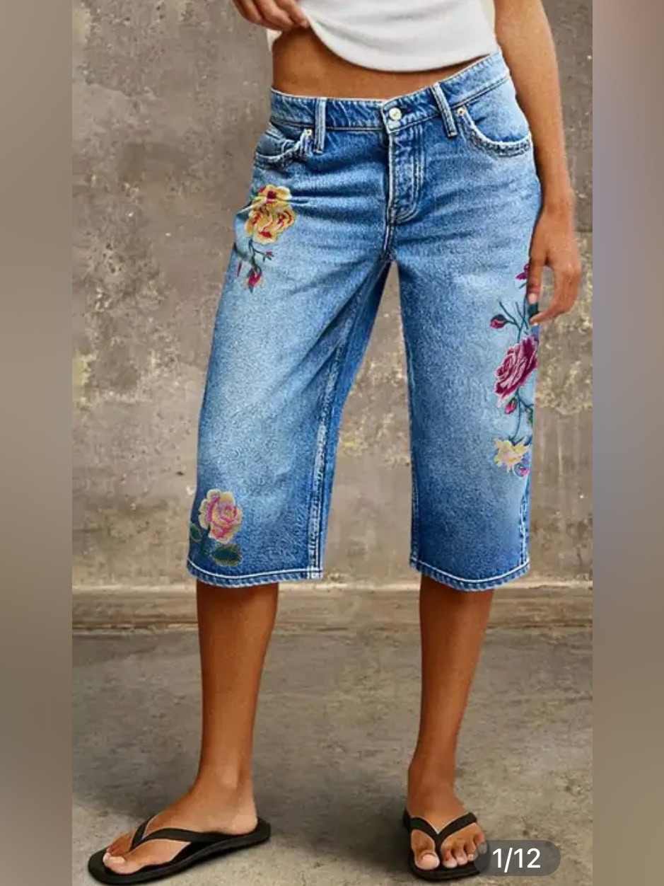 Flamingals Wash Floral Embroidery Mid Rise Straight Leg Capri Jeans